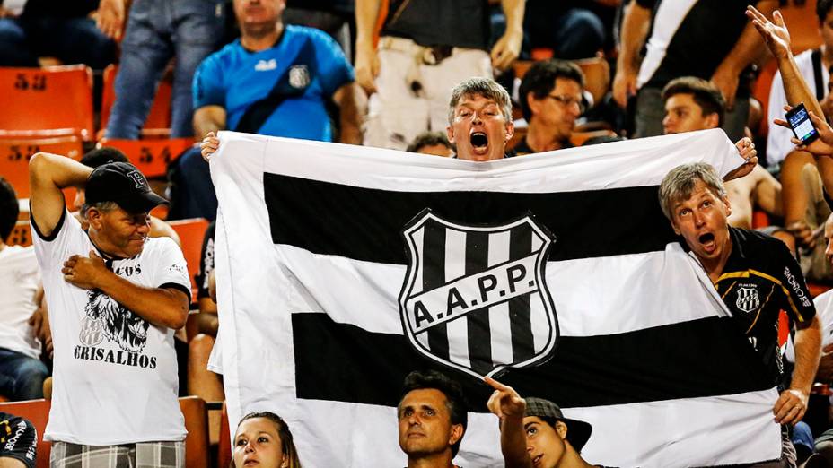 Torcida da Ponte Preta antes da primeira partida da final da Copa Sul-Americana 2013, contra o Lanús, no Pacaembu