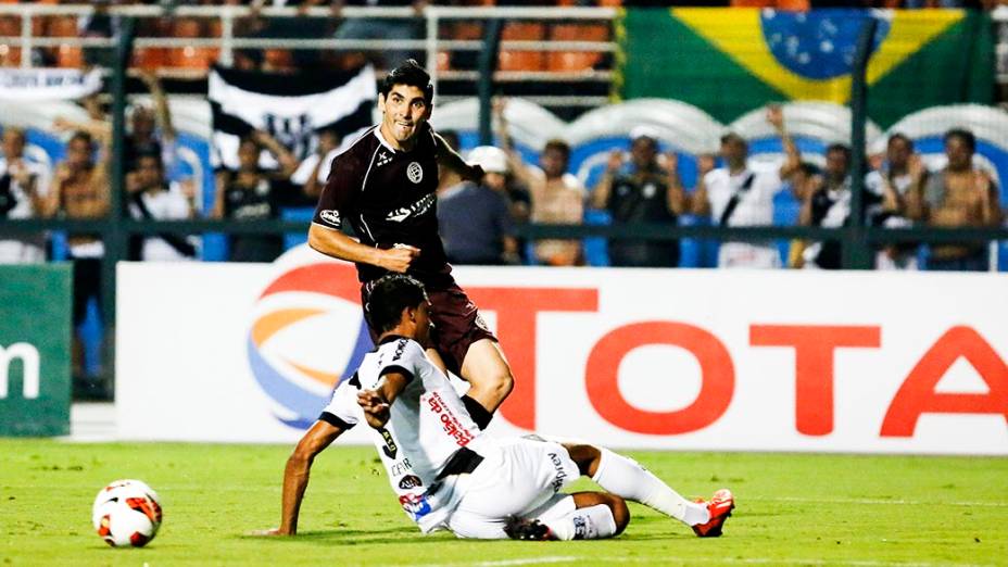 Ponte Preta e Lanús se enfrentam na primeira partida da final da Copa Sul-Americana 2013, no Pacaembu, em São Paulo