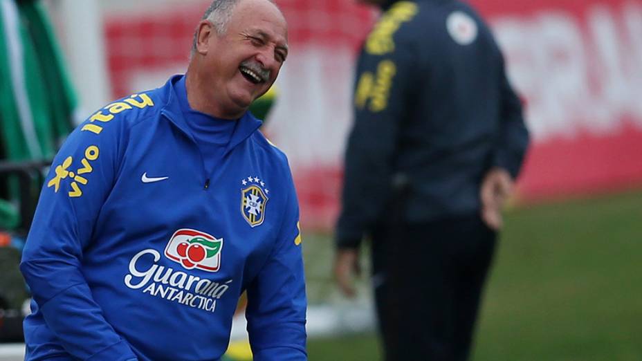 O técnico Luiz Felipe Scolari durante o treino da seleção na Granja Comary, em Teresópolis