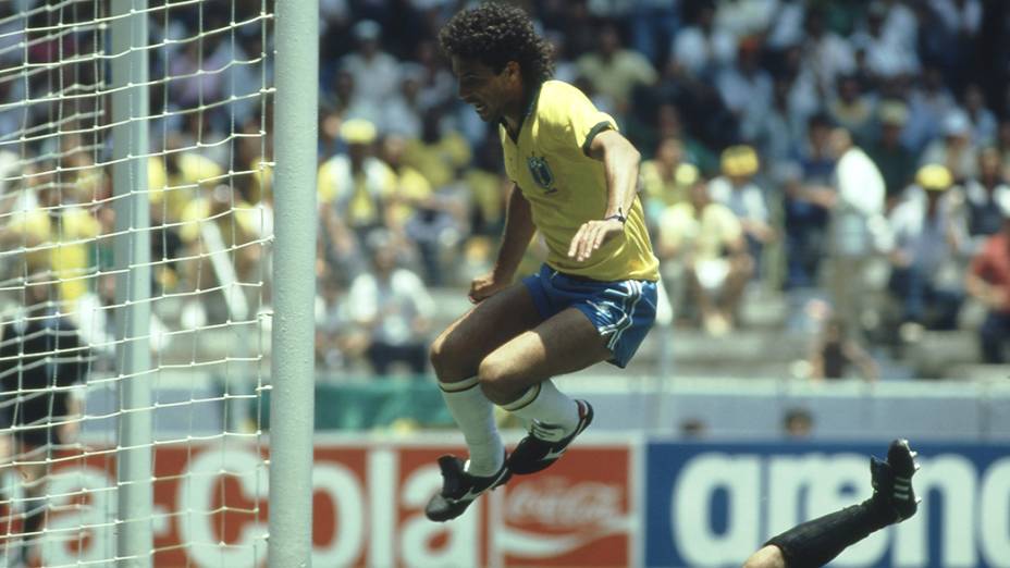 Careca, do Brasil, no jogo contra a Argélia, na Copa do Mundo de 1986