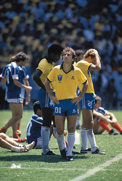 Júlio Cesar, Alemão e Zico, do Brasil, na tensão da disputa de pênaltis com a França, na Copa do Mundo de 1986