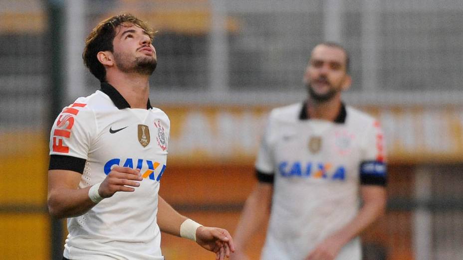 Corinthians e Cruzeiro pela 23ª rodada do campeonato brasileiro, no Pacaembu