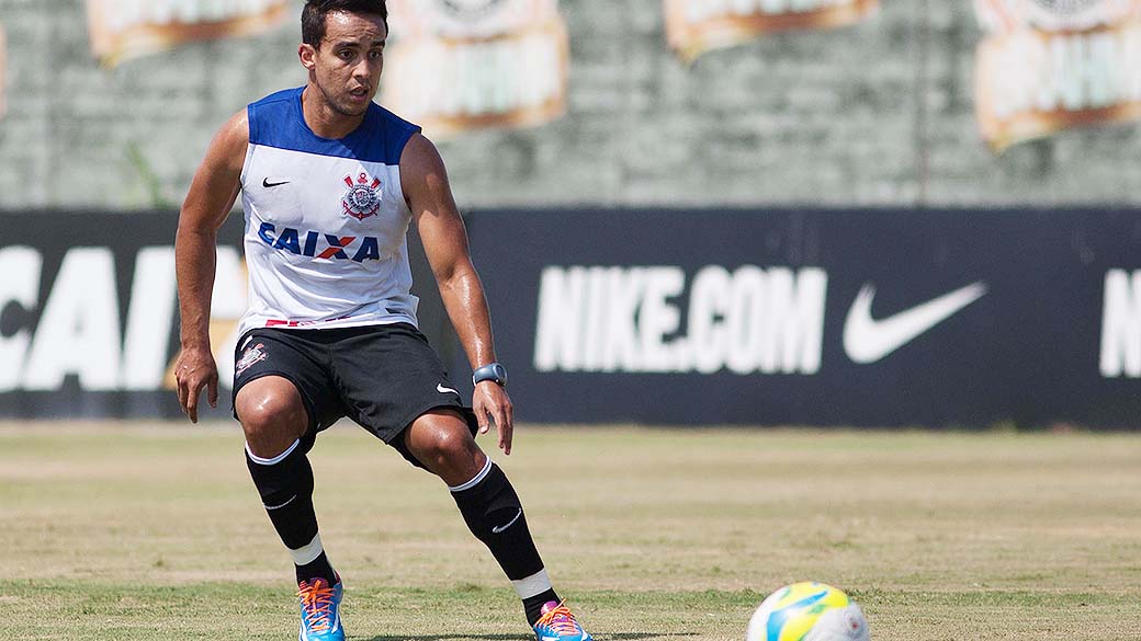 O meia Jadson durante treinamento do Corinthians, no CT Joaquim Grava