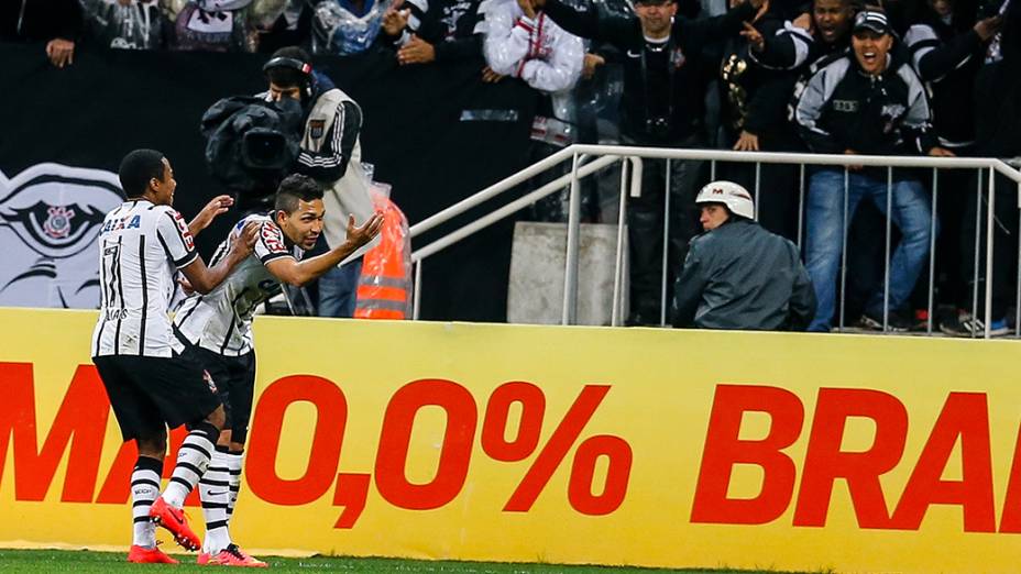 O volante Petros marcou o segundo gol do Corinthians na vitória por 2 a 0 sobre o Palmeiras