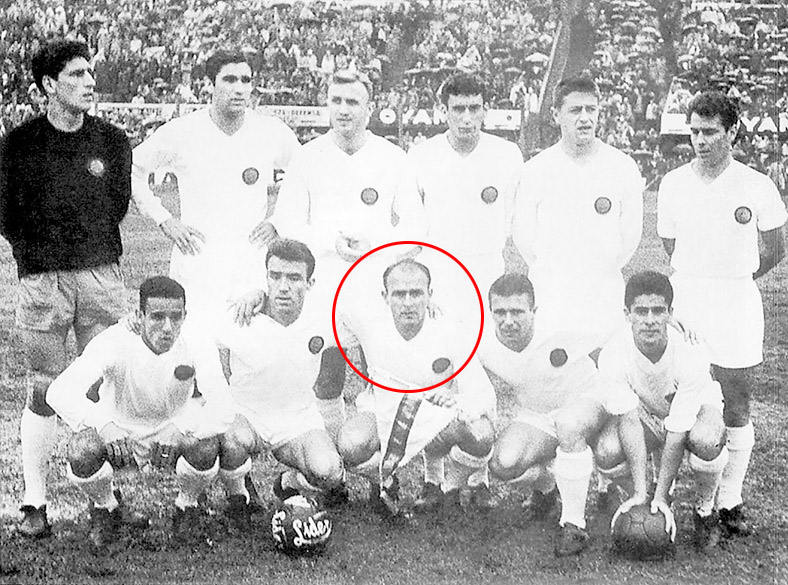 Time do Real Madrid em 1960 com Di Stéfano ao centro