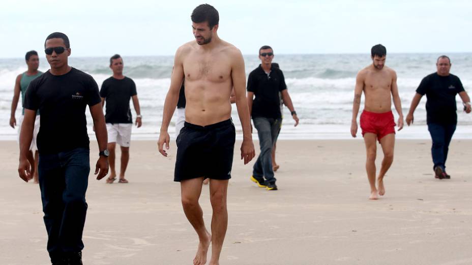 Jogadores da Espanha, na Praia do Futuro em Fortaleza