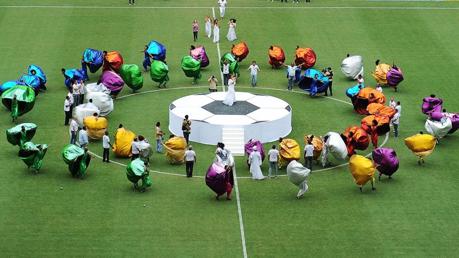 Apresentação antes do jogo entre Bahia e Vitória na inaugaração da Arena Fonte Nova, que receberá partidas da Copa das Confederações e da Copa do Mundo