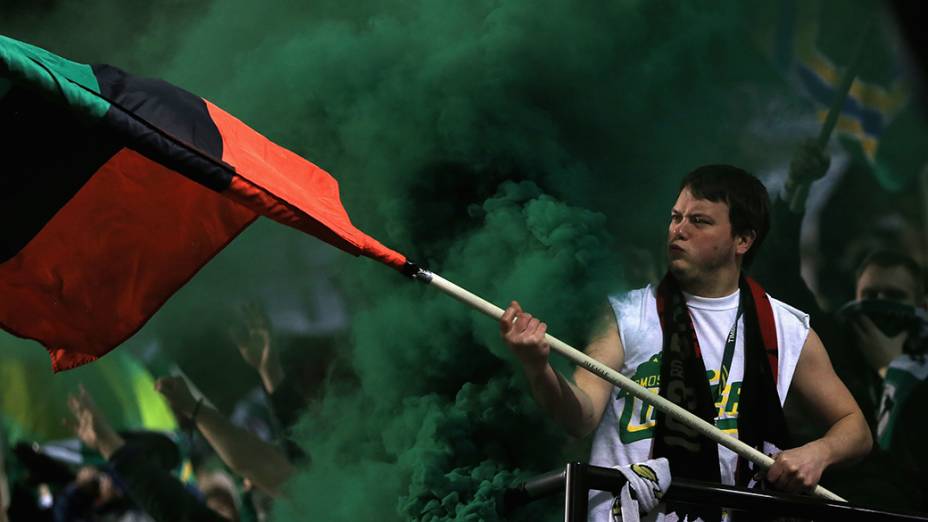 Torcedores do Portland Timbers durante partida contra o San Jose Earthquakes, em Portland, em 2013