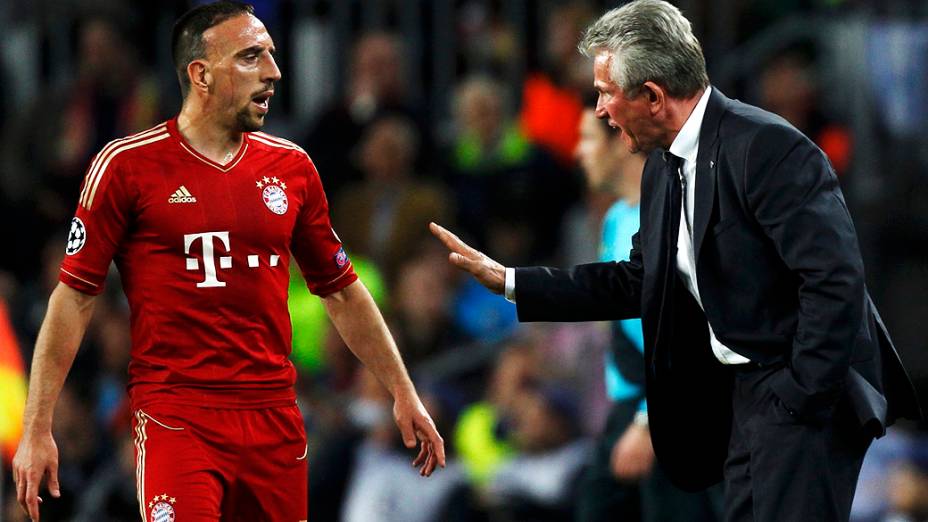 O treinador vencedor, Jupp Heynckes: orientações ao francês Ribery