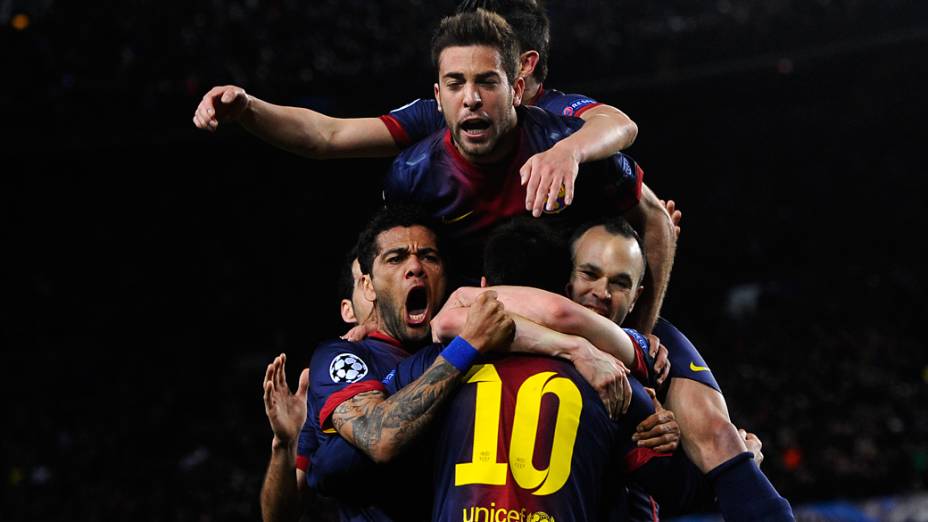 Jogadores do Barcelona comemoram o segundo gol marcado pelo argentino Lionel Messi