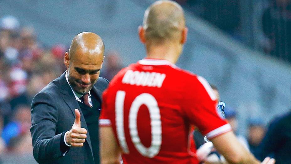 Guardiola aprova gol de Robben na vitória do Bayern de Munique sobre o Manchester United