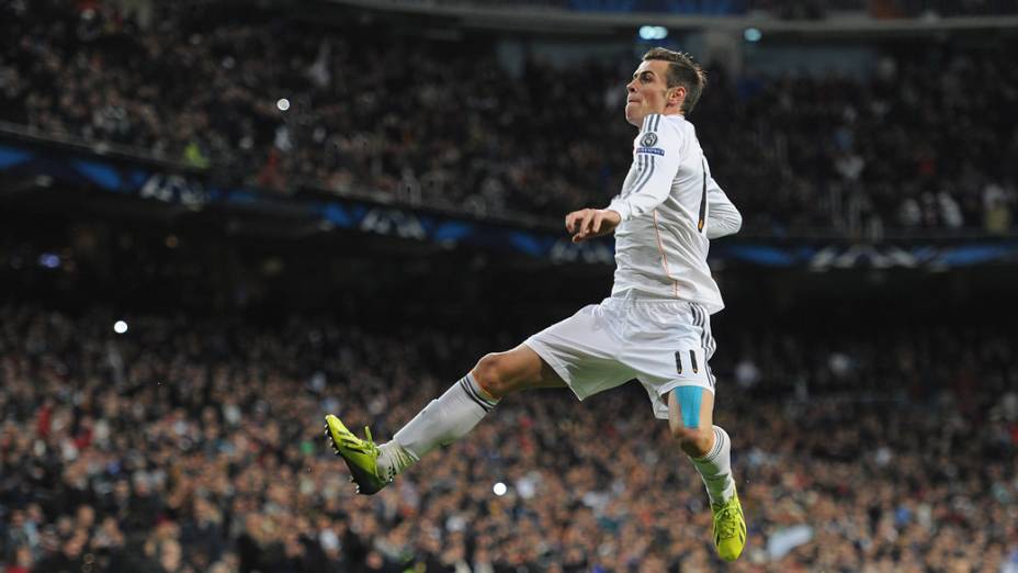 Gareth Bale do Real Madri comemora gol contra o Galatasaray, pela Liga dos Campeões na Espanha