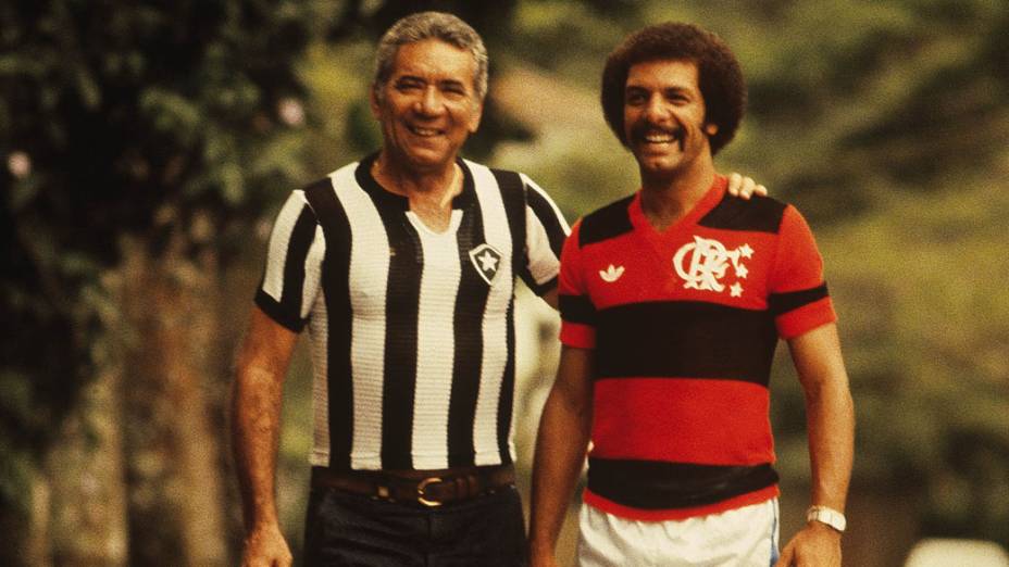 Nílton Santos, ex-jogador do Botafogo, com Júnior, do Flamengo em 1981