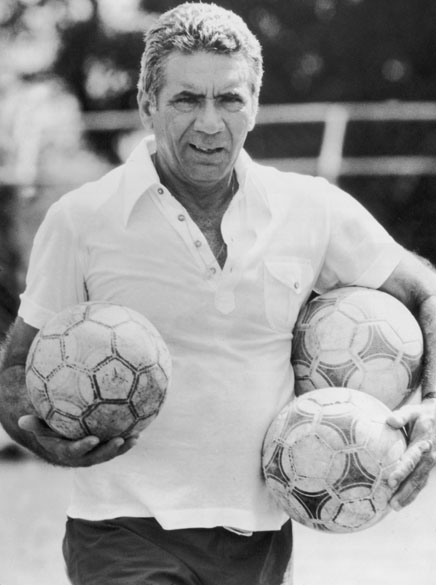 Nílton Santos, técnico do Vitória em 1980