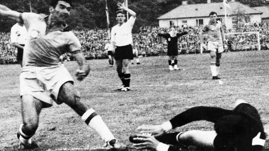 Nílton Santos durante jogo entre Brasil 3 x 0 Áustria, na Copa do Mundo de 1958