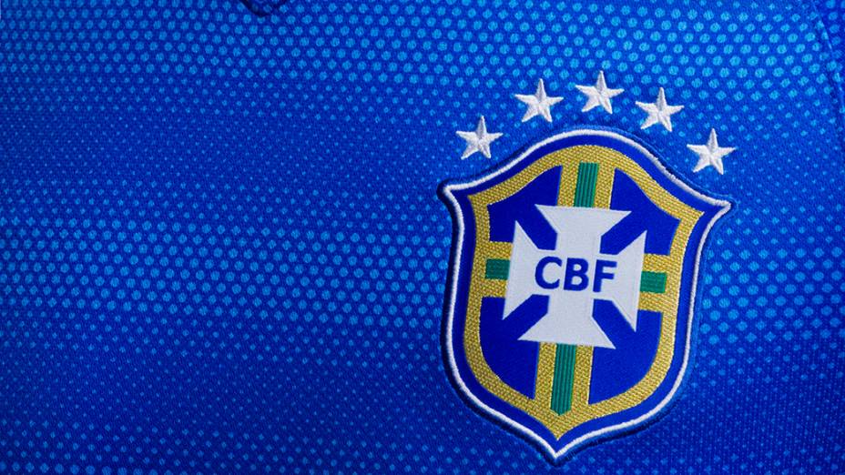 O Brasil estréia o novo segundo uniforme da seleção brasileira no amistoso contra a África do Sul