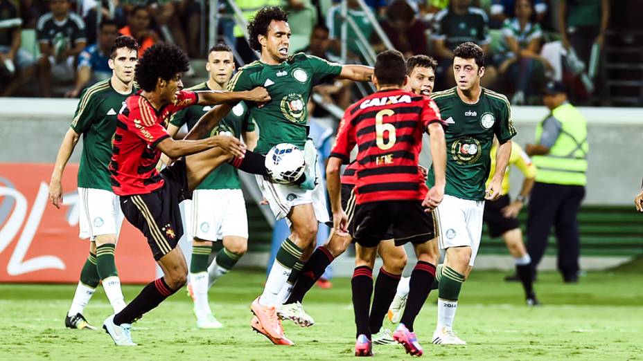 Lance no jogo entre Palmeiras e Sport, na estreia da Arena Palmeiras