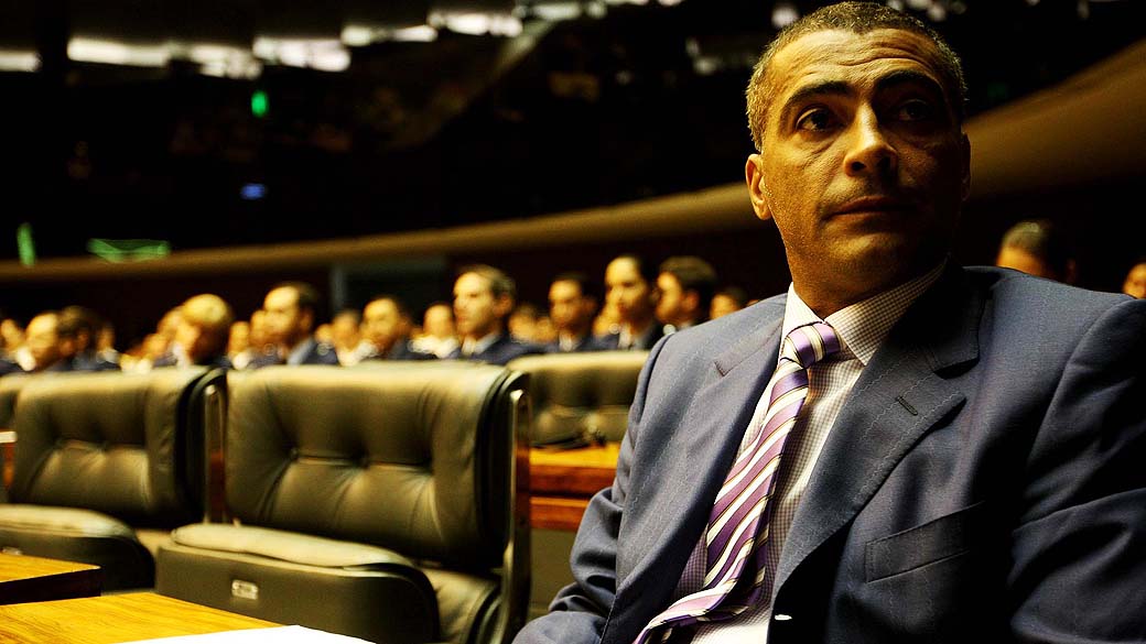 Deputado Romário (PSB-RJ), participa de sessão solene na Câmara dos Deputados em Brasília