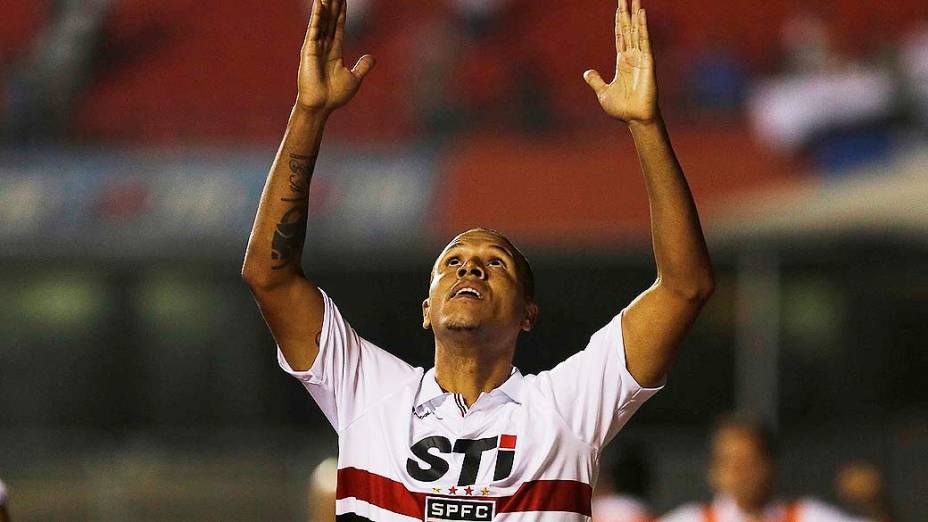 Luís Fabiano marcou o gol da vitória do São Paulo sobre a Ponte Preta, em partida válida pela 20ª rodada do Campeonato Brasileiro