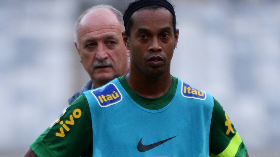 Ronaldinho Gaúcho durante treino da seleção brasileira no estádio do Mineirão antes do amistoso contra o Chile