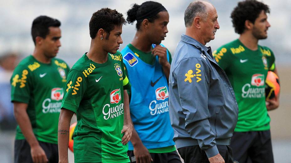 Felipão comanda treino da seleção brasileira no estádio do Mineirão antes do amistoso contra o Chile