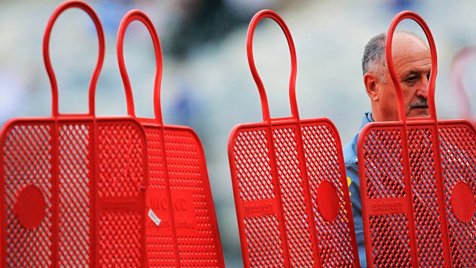 Felipão comanda treino da seleção brasileira no estádio do Mineirão antes do amistoso contra o Chile