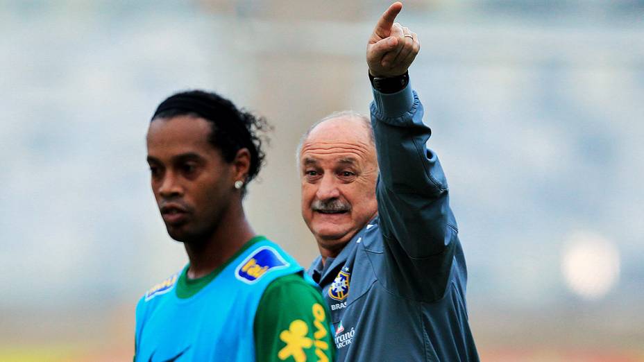 Felipão comanda treino da seleção brasileira no estádio do Mineirão antes do amistoso contra o Chile