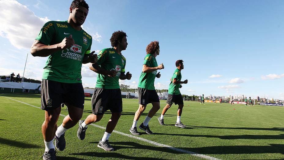 Seleção brasileira treina em Goiânia antes da estreia na Copa das Confederações
