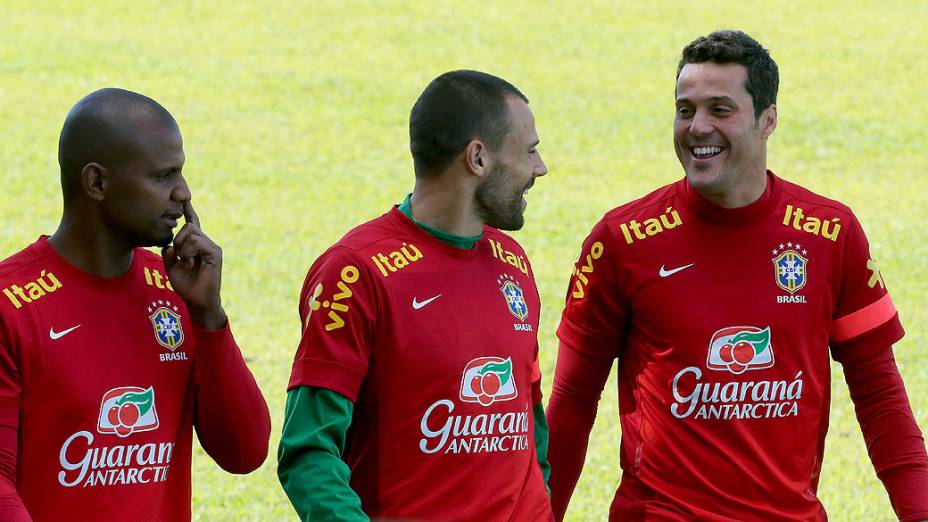 Jefferson, Diego Cavalieri e Júlio César durante treino em Goiânia antes da estreia na Copa das Confederações