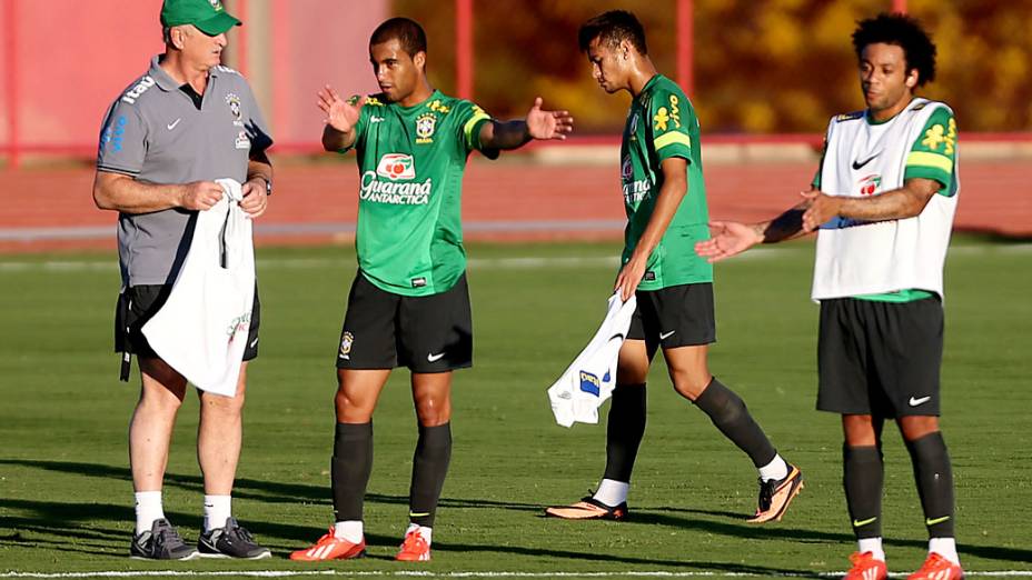 Felipão, Lucas, Neymar e Marcelo, durante o treino da Seleção Brasileira em Brasília