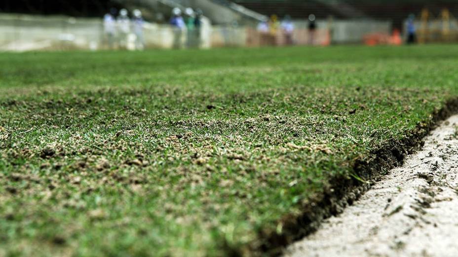 Implantação do novo gramado do Maracanã