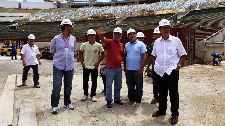 Implantação do novo gramado do Maracanã