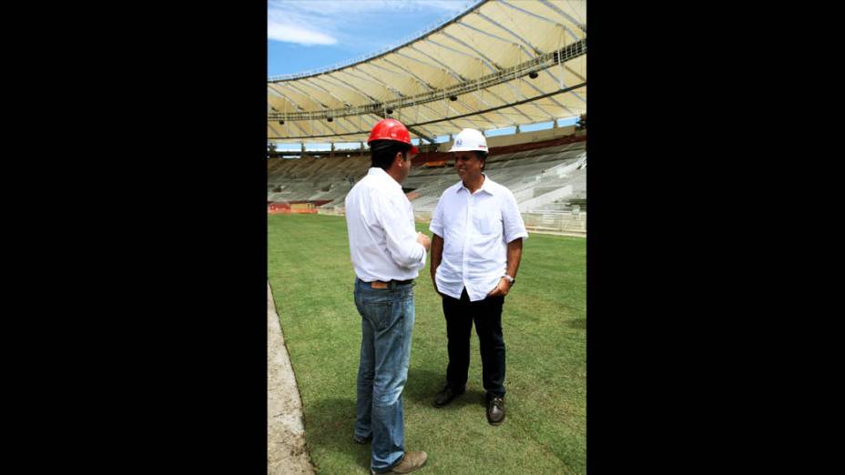 Implantação do novo gramado do Maracanã