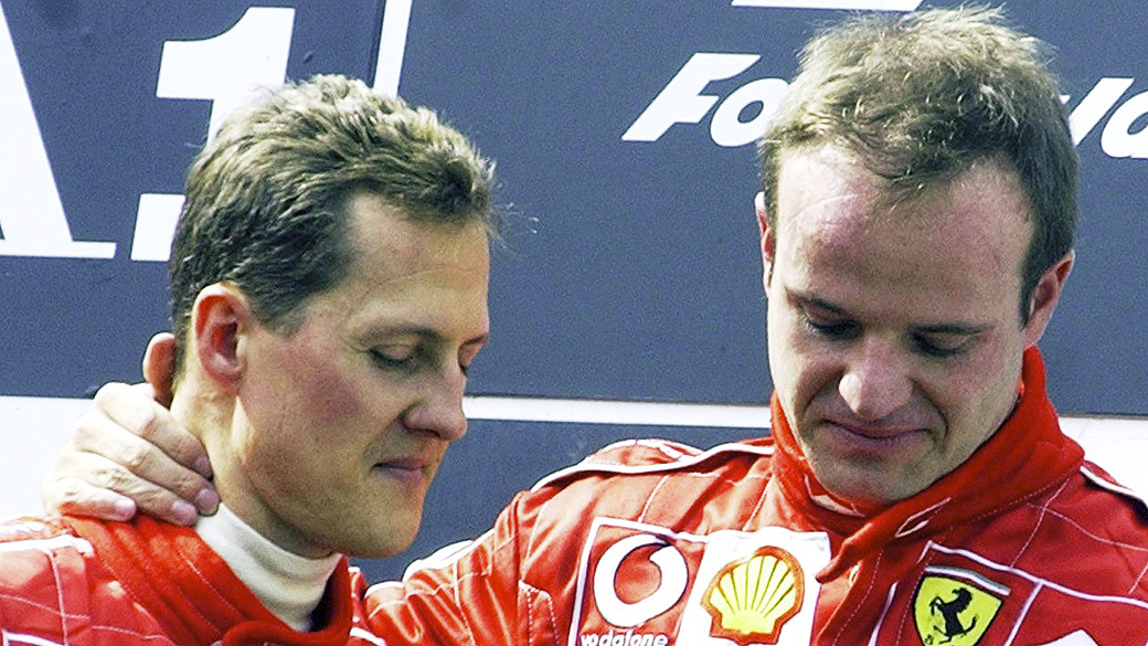 Michael Schumacher e Rubens Barricello, durante o GP da Áustria, em 12 de maio de 2002