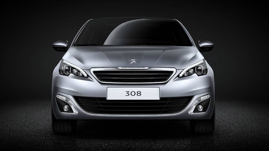 Peugeot 308 enfrenta mais uma renovação e visual se aproxima do novo compacto 208