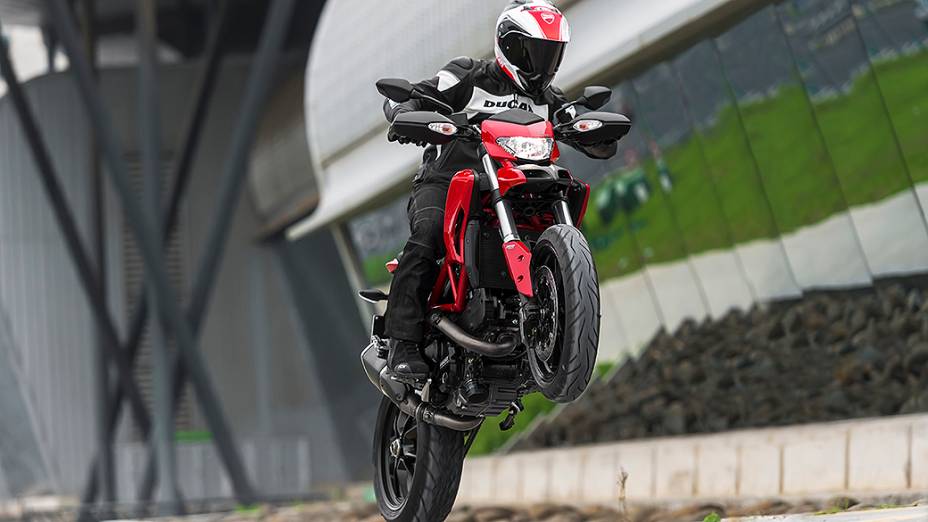 Ducati Hypermotard chega ao Brasil em três versões