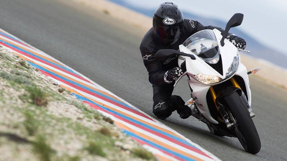 Triumph Daytona 675R: mais leve e com 128 cv