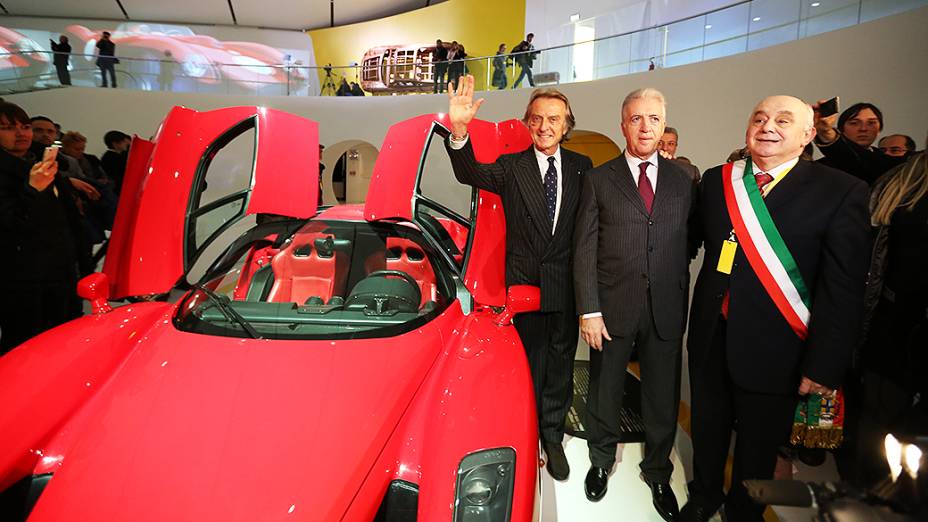 O novo Museu Enzo Ferrari, em Modena inaugurado por Luca di Montezemolo e Piero Ferrari