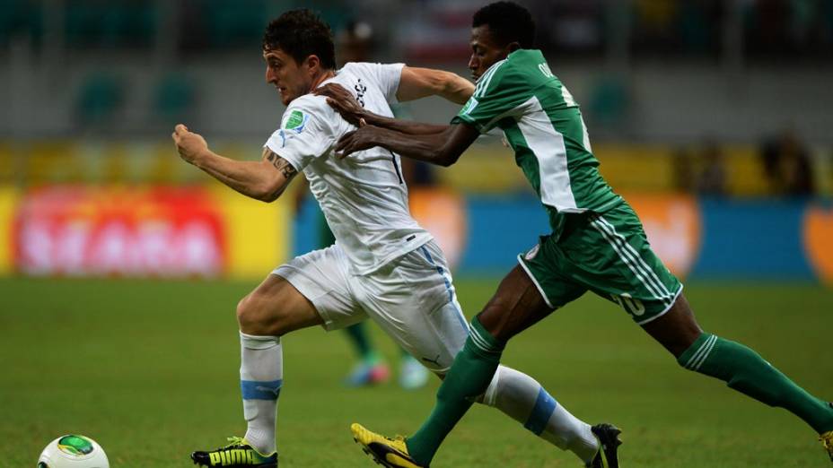 Cristian Rodriguez durante partida entre Nigéria e Uruguai em partida válida pela Copa das Confederações nesta quinta-feira (20), em Salvador