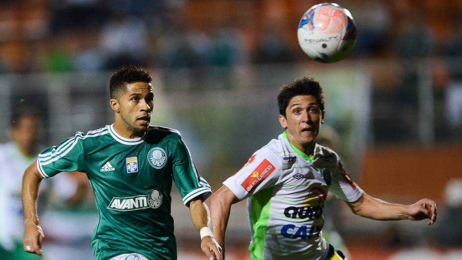 Partida entre Palmeiras e Chapecoense pelo Brasileirão série b no estádio Pacaembu em São Paulo, nesta terça-feira (03)