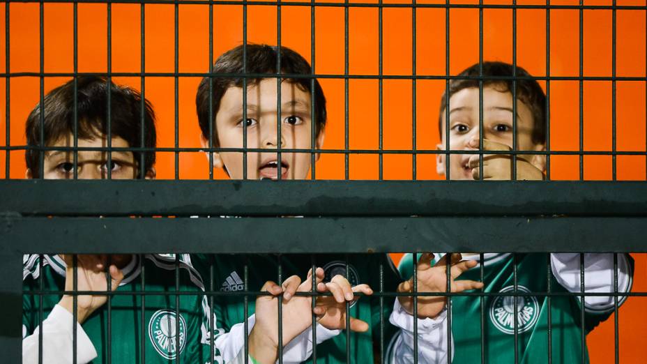 Partida entre Palmeiras e Chapecoense pelo Brasileirão série b no estádio Pacaembu em São Paulo, nesta terça-feira (03)