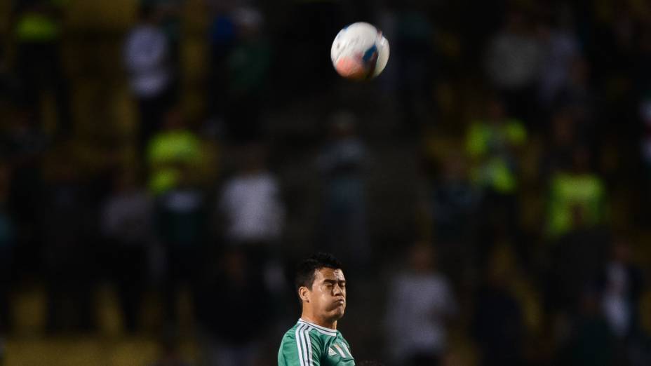 Partida entre Palmeiras e Chapecoense pelo Brasileirão série b no estádio Pacaembu em São Paulo, nesta terça-feira (03)