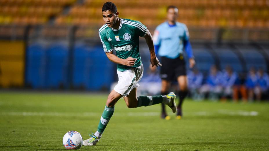 Partida entre Palmeiras e Chapecoense pelo Brasileirão série b no estádio Pacaembu em São Paulo, nesta terça-feira (03)