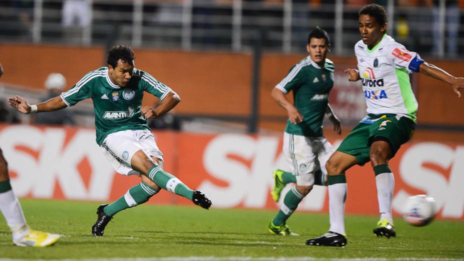 Partida entre Palmeiras e Chapecoense pelo Brasileirão série b no estádio Pacaembu em São Paulo, nesta terça-feira (03)