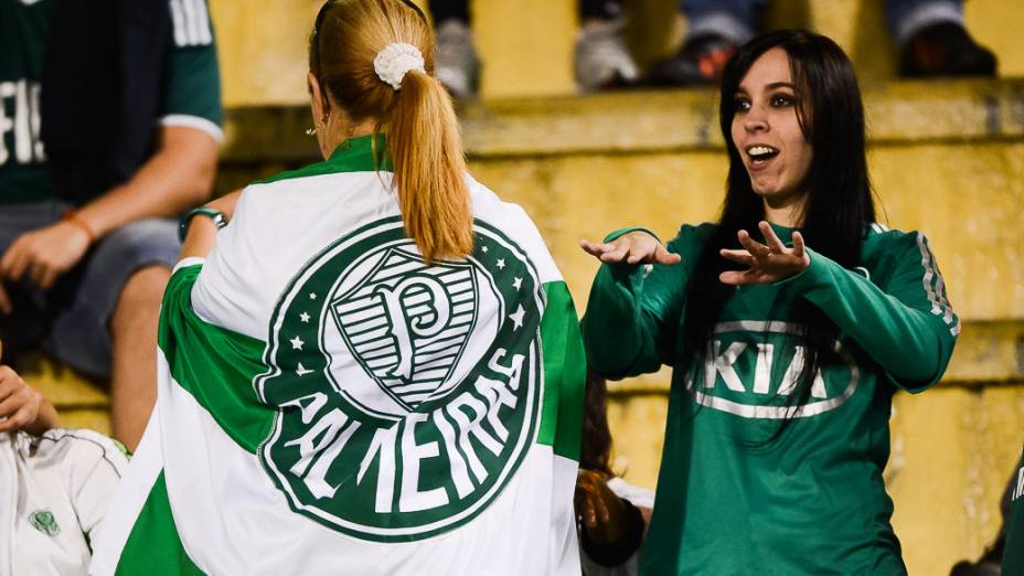 Partida entre Palmeiras e Chapecoense pelo Brasileirão série b no estádio Pacaembu em São Paulo, nesta terça-feira (03)