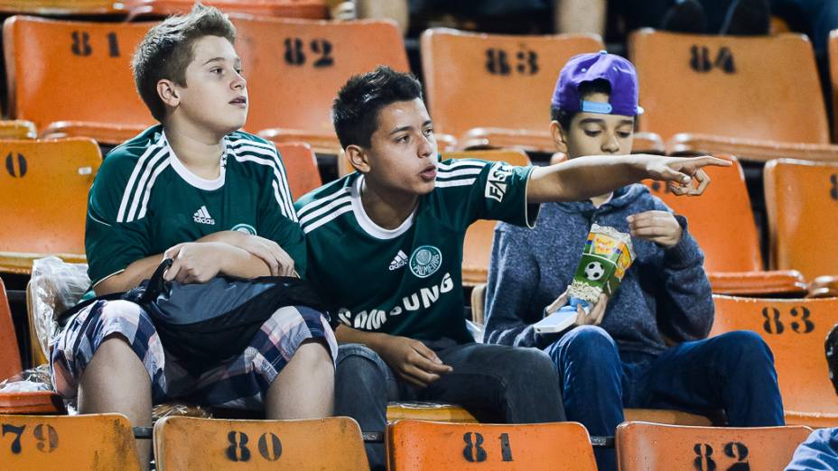 Partida entre Palmeiras e Chapecoense pelo Brasileirão série b no estádio Pacaembu em São Paulo, nesta terça-feira (03)