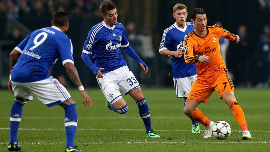 Real routs Schalke 6-1; Chelsea ties Galatasaray