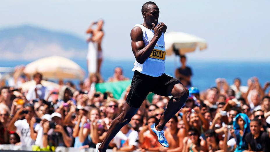 Usain Bolt durante desafio de 150 metros em Copacabana, Rio de Janeiro