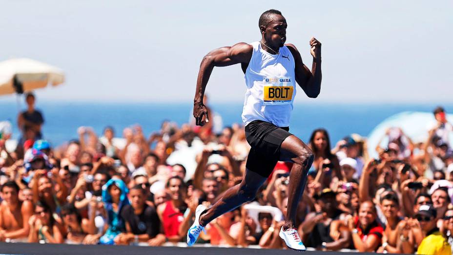 Usain Bolt durante desafio de 150 metros em Copacabana, Rio de Janeiro