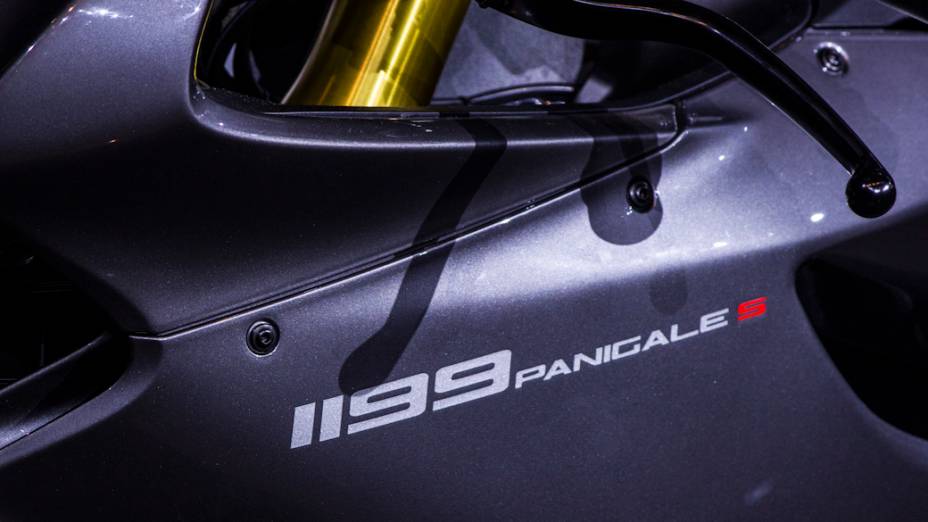 Ducati 1199 Panigale S, moto em homenagem a Ayrton Senna